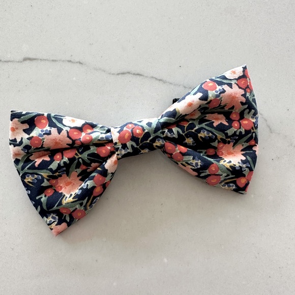 NWTs Foggy Dog Inky Blooms Dog Bow Tie - Large - Picture 3 of 12